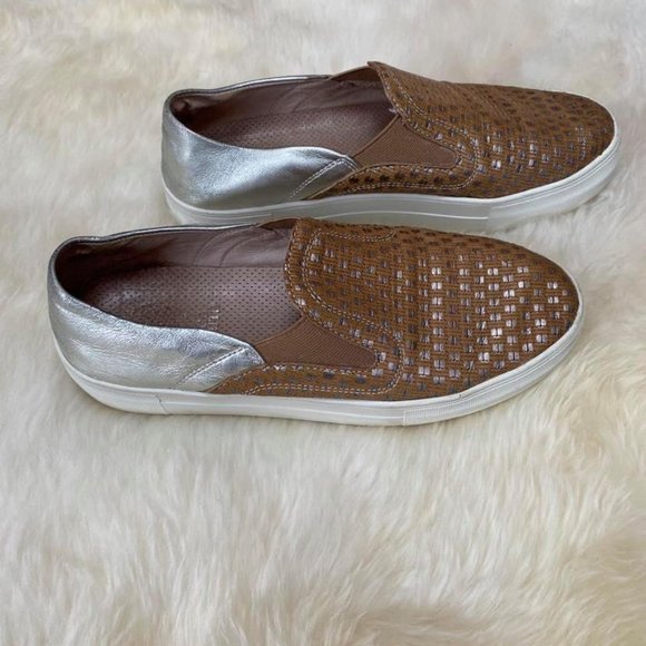 Vince Camuto loafer sneaker, size 7.5 - Picture 2 of 12